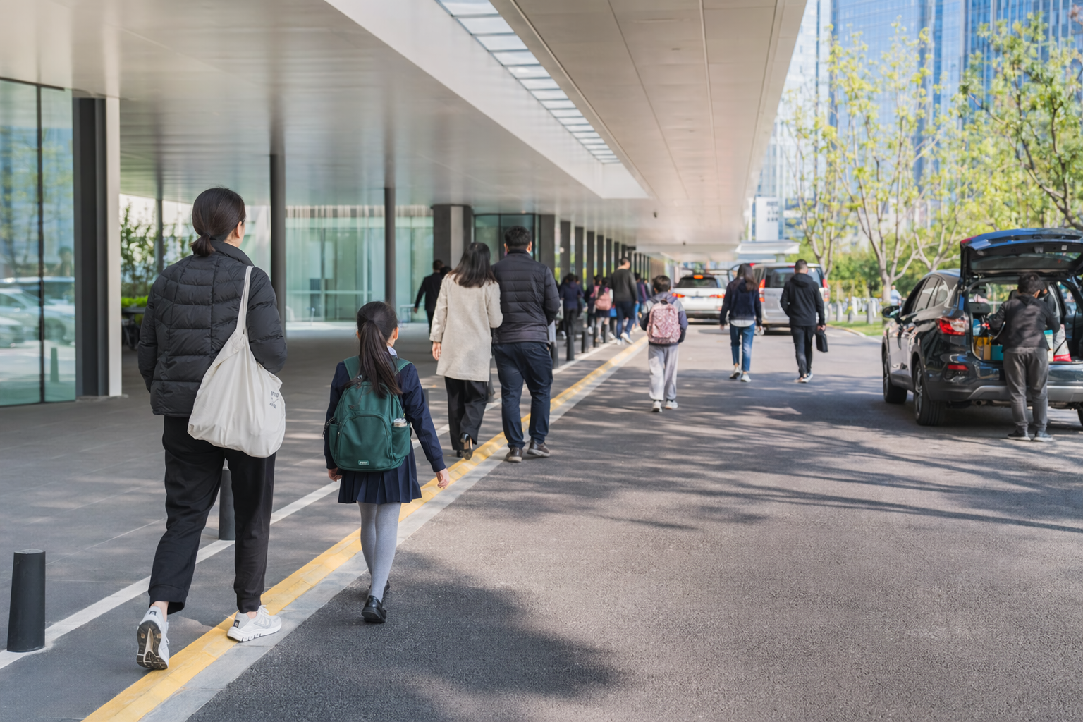 Pudong International-School Pickup Ayi — Logistics That Work